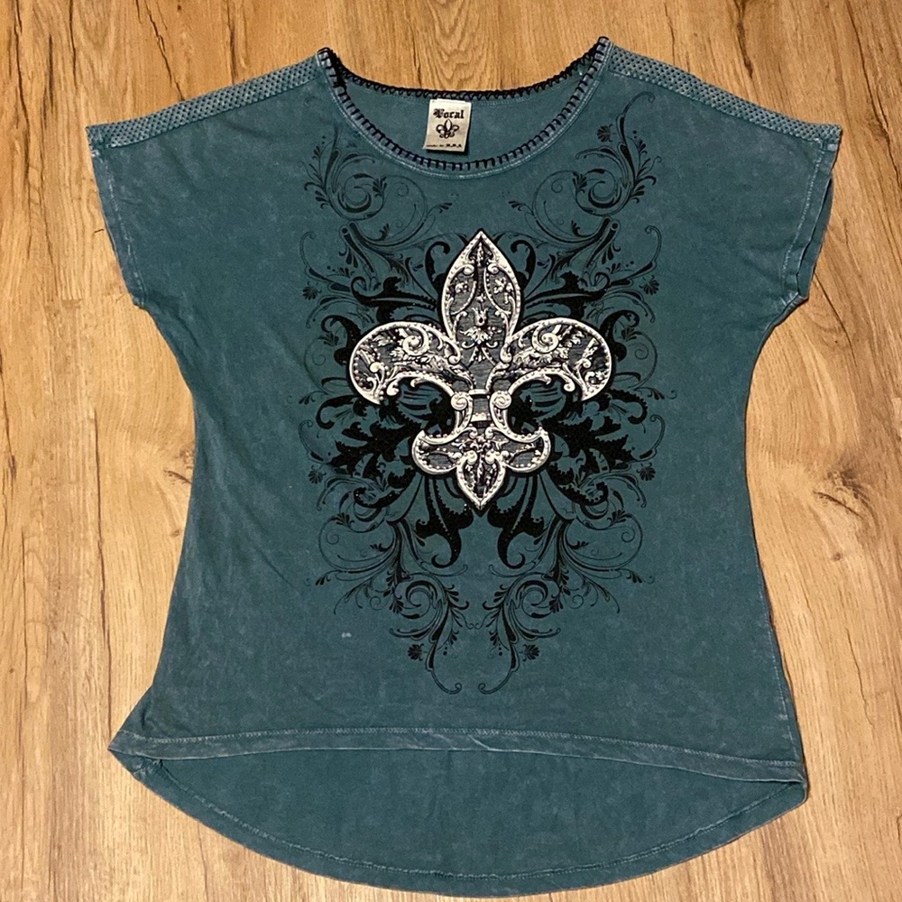 Vocal Brand Rhinestone fleur de le T Shirt. 100% cotton. Size Large. Never worn.